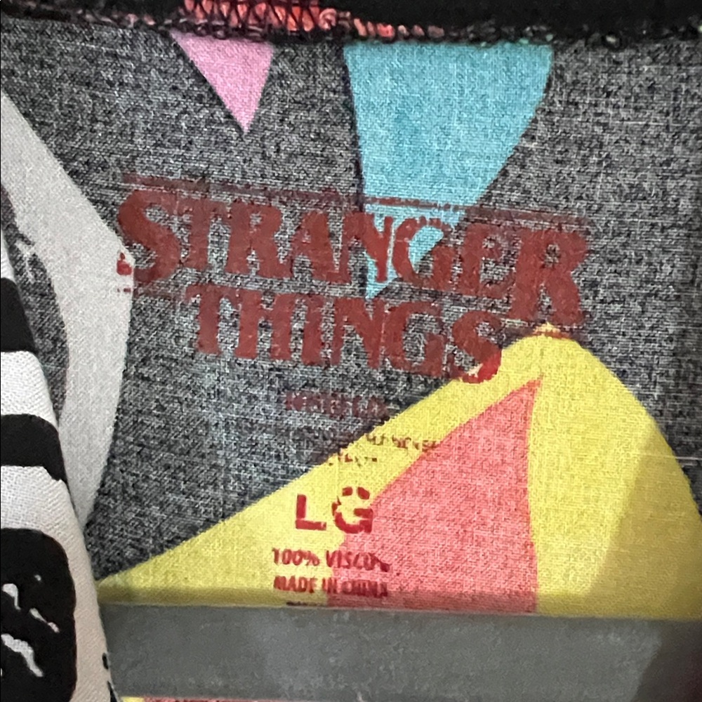 Stranger things,  Print Shirt - Picture 2 of 3
